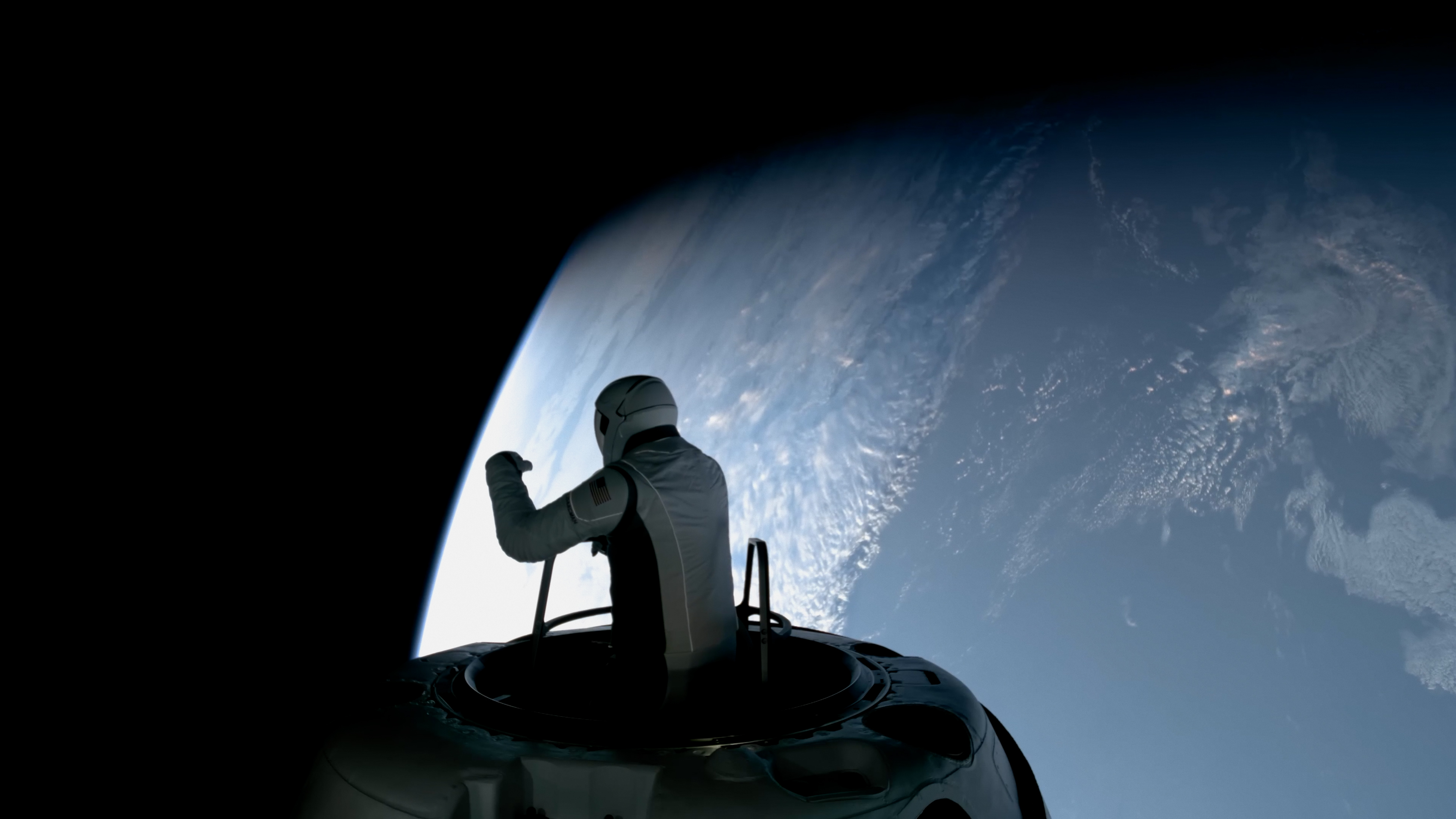 宇宙旅行をリードするジャレッド・アイザックマン